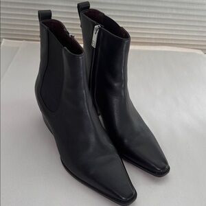 Franco Sarto Vianca Leather Bootie Black Womens 8M stretch classic minimalist